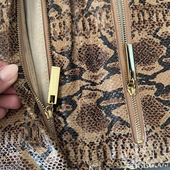 Tory Burch snake skin print clutch - Picture 9 of 10